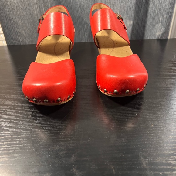 Dansko Vintage Red wooden heel Women's Clogs - Picture 9 of 9